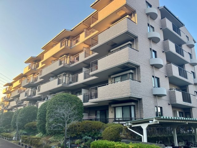 新ゆりグリーンタウン楠街区1号棟の外観