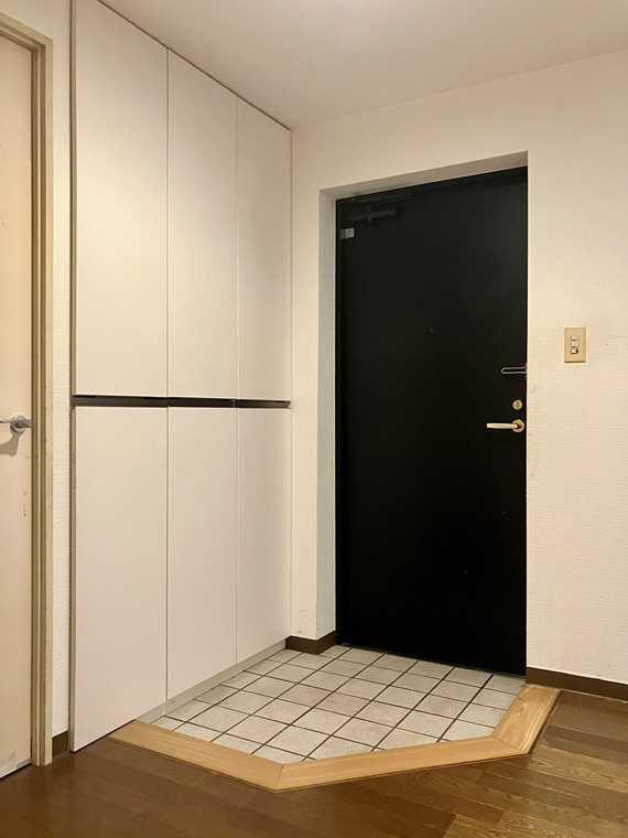 新ゆりグリーンタウン楠街区1号棟の玄関