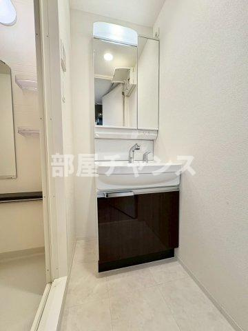 ディアレイシャス浅間町ステーションフロントの独立洗面台