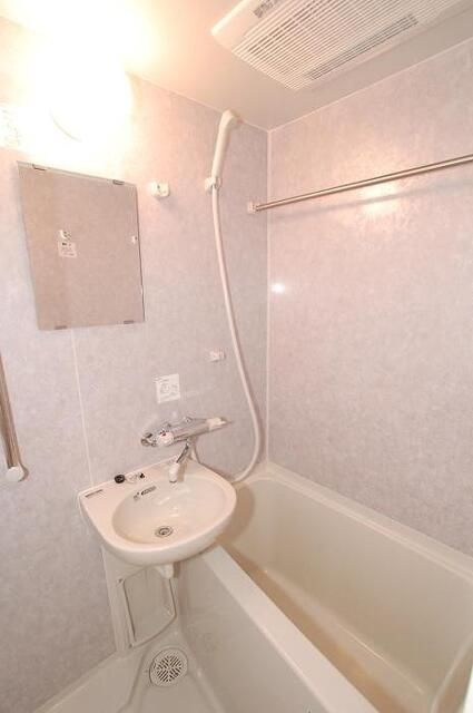 ステージファースト常盤台の浴室