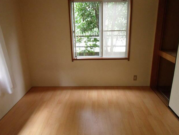 杉並区高円寺南５丁目のアパートのバルコニー