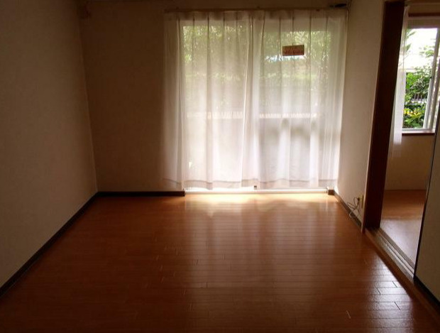 ドウェルリラの玄関