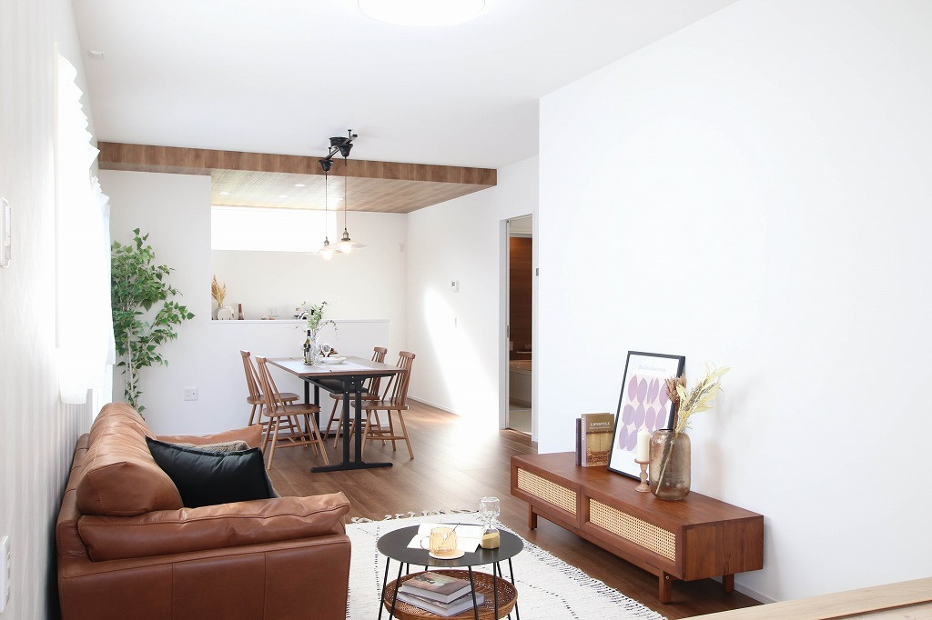 廿日市市宮内　新築一戸建ての居間・リビング