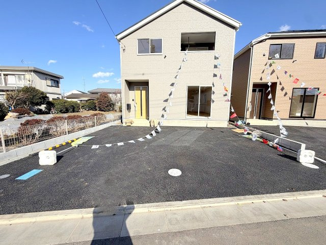 昭島市拝島町3丁目全３棟　新築分譲の駐車場