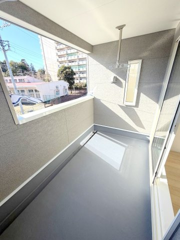 昭島市拝島町3丁目全３棟　新築分譲のバルコニー