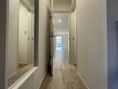 【玄関】 | レジデンス東千葉 | ※同物件・同タイプの写真です。