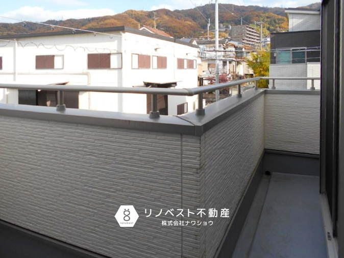 東大阪市中石切町2丁目のバルコニー|２面バルコニーでお洗濯物が多い日も安心ですね♪