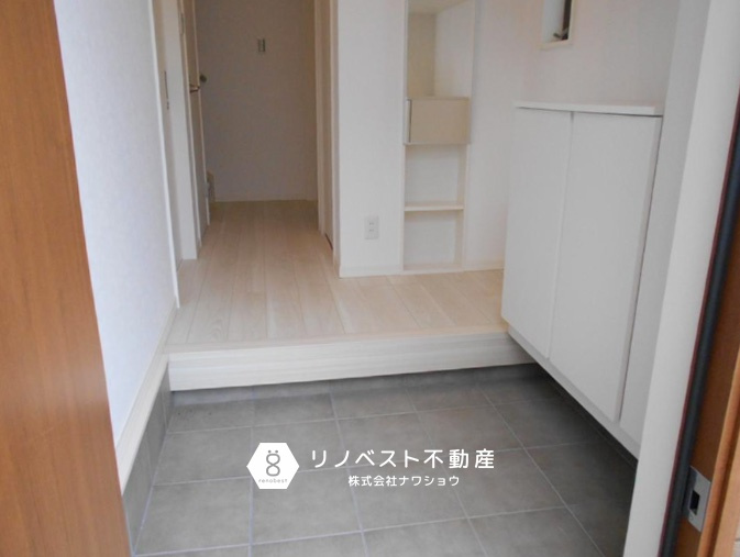 東大阪市中石切町2丁目の玄関|広い玄関周りでお買い物帰りもストレスフリーです◎