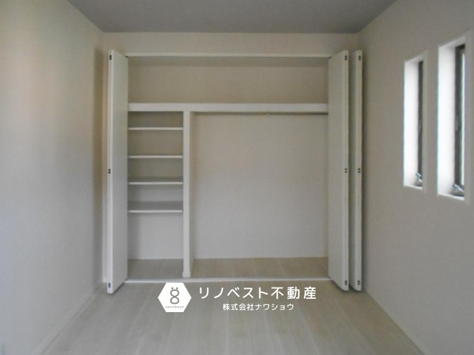 東大阪市中石切町2丁目の収納|収納力の高いクローゼットです。洋服からキャリーケースなどまで収納できそうですね♪