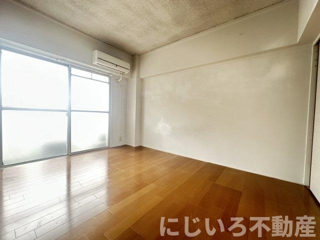 ヴィラナリー横見Ⅱの居間・リビング