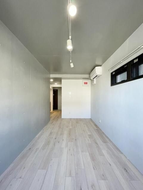 アザレア王子本町の洋室