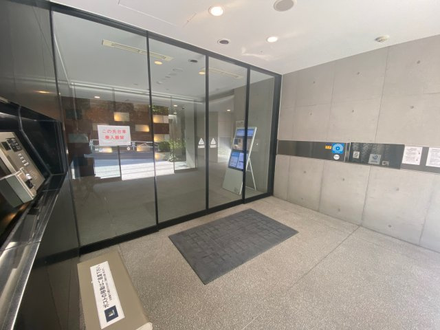 プライムアーバン目黒大橋ヒルズ　礼金0　宅配BOX　浴室乾燥のエントランス