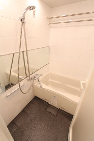 プライムアーバン目黒大橋ヒルズ　礼金0　宅配BOX　浴室乾燥の浴室