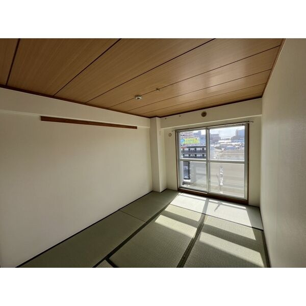 サーティ西尾の和室