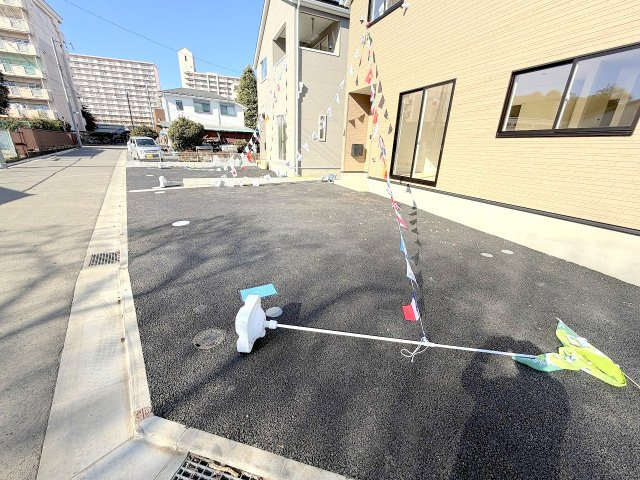 昭島市拝島町3丁目全３棟　新築分譲の駐車場