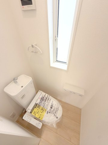 昭島市拝島町3丁目全３棟　新築分譲のトイレ