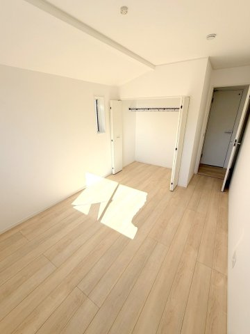 昭島市拝島町3丁目全３棟　新築分譲の洋室