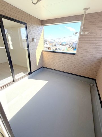 昭島市拝島町3丁目全３棟　新築分譲のバルコニー