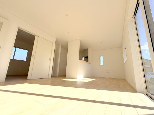 昭島市拝島町3丁目全３棟　新築分譲の居間・リビング