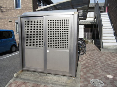 【その他共用部分】 | ソレイユA | 敷地内ゴミ捨場