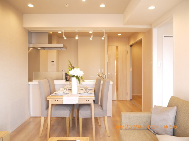 【居間・リビング】 | エアコート東長崎 | イメージ画像となります。実際とは異なりますので、ご注意ください！