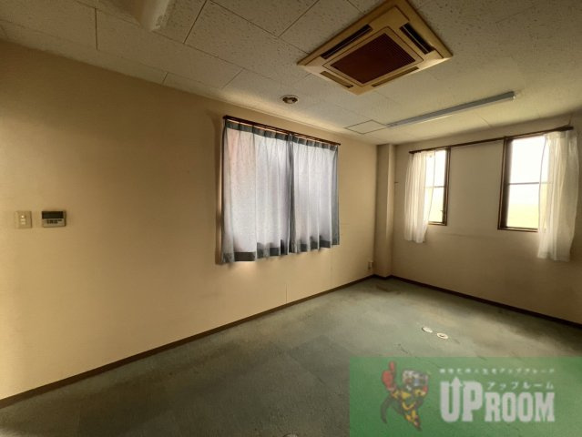 金田店舗のロビー