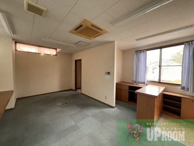 金田店舗のロビー
