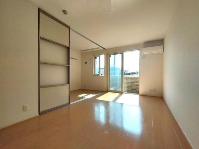 ヴェルドミール　B棟の居間・リビング