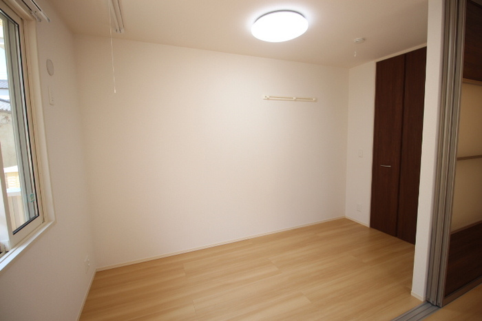 シャルールの洋室