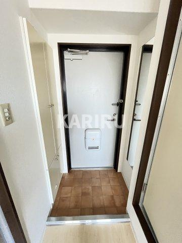 マンションスムスの玄関