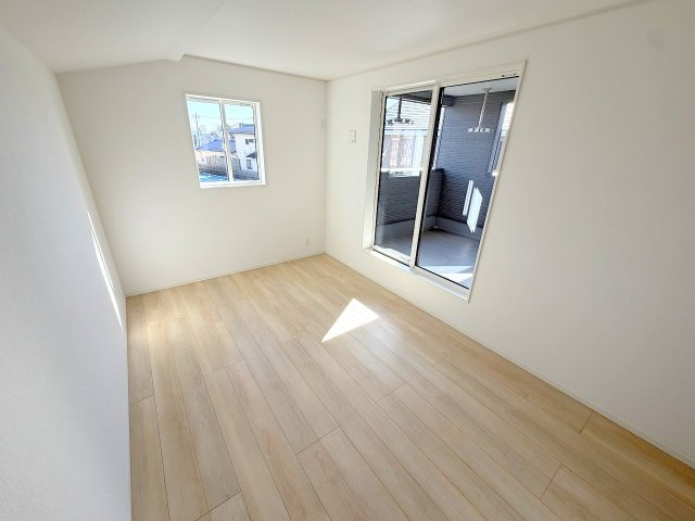昭島市拝島町3丁目全３棟　新築分譲の洋室