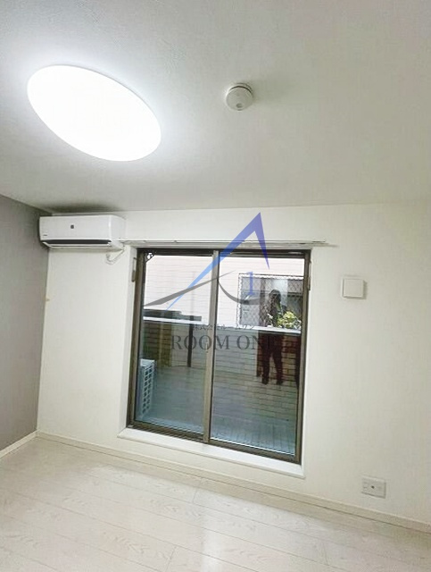 新子安レジデンスの居間・リビング|洋室のお部屋です。