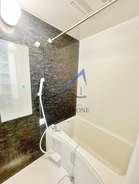 新子安レジデンスの浴室|お風呂です。