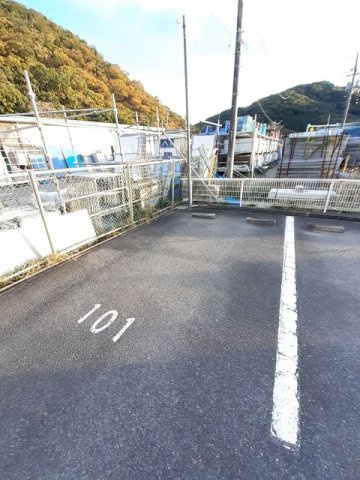 コーポあさひの駐車場