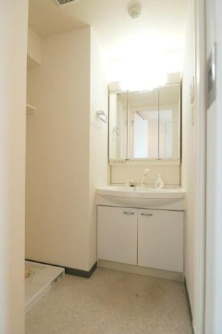 グラントレゾール浅草の洗面所