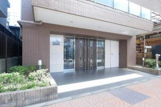 グラントレゾール浅草のエントランス