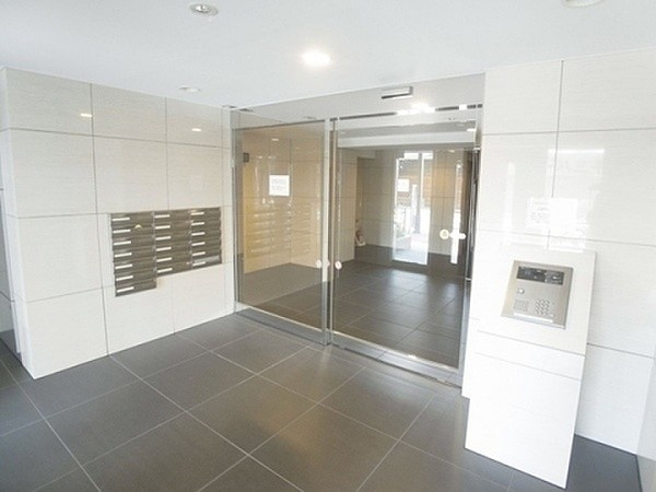 グラントレゾール浅草のエントランス