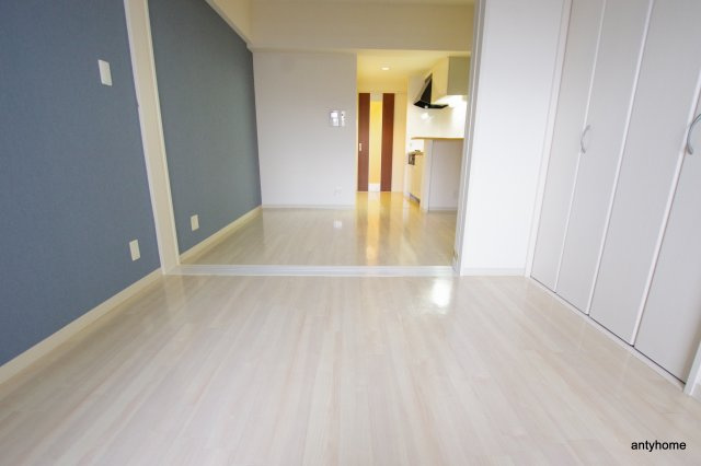 ルクレ新大阪レジデンス　仲介手数料無料の洋室