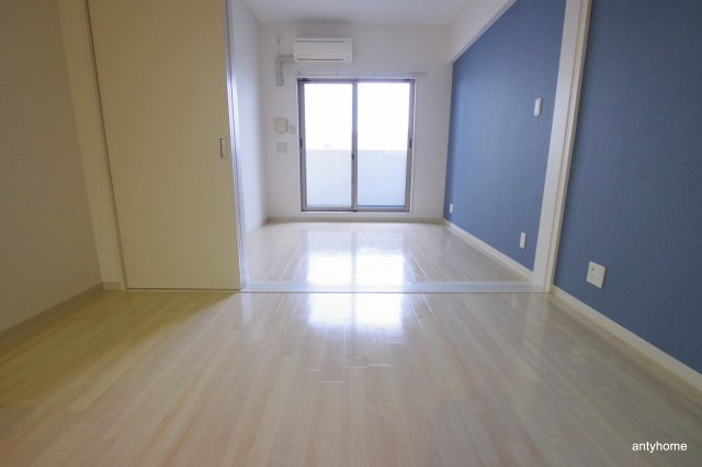 ルクレ新大阪レジデンス　仲介手数料無料の洋室