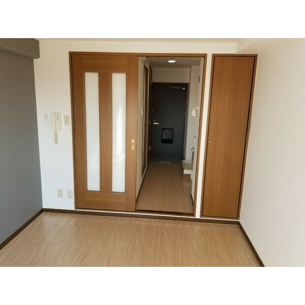 ビクトワール小阪の玄関