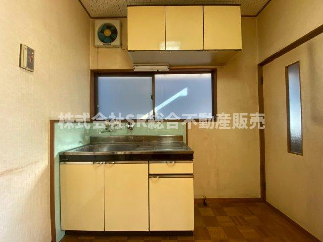 立花町中古テラスハウスのキッチン|2Fのキッチンです。コンパクトで使いやすいです！