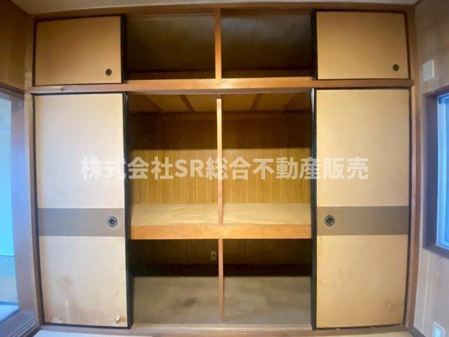 立花町中古テラスハウスの収納|大きなスペースがあり、収納には困りません