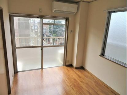 エステートピアＭⅠの居間・リビング