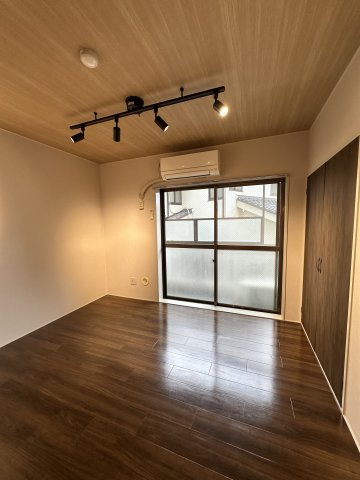 ランドフォレストつきみ野の居間・リビング