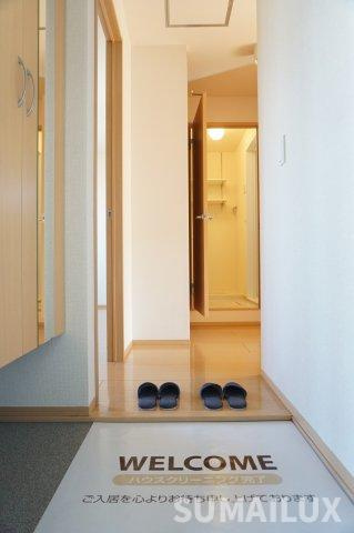 熊本市東区戸島西４丁目のアパートの玄関