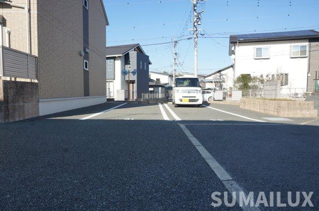 熊本市東区戸島西４丁目のアパートの駐車場