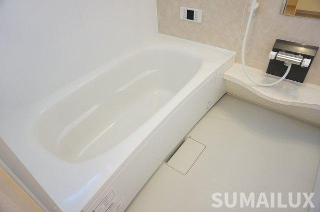 熊本市東区戸島西４丁目のアパートの浴室