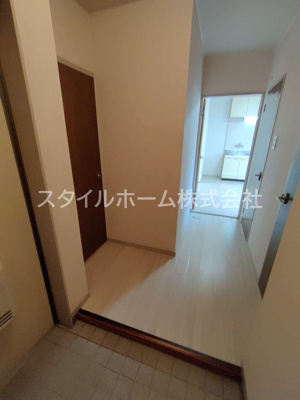 【玄関】 | アーバンハイツA棟 | イメージ写真です。