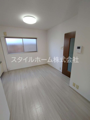 【居間・リビング】 | アーバンハイツA棟 | イメージ写真です。