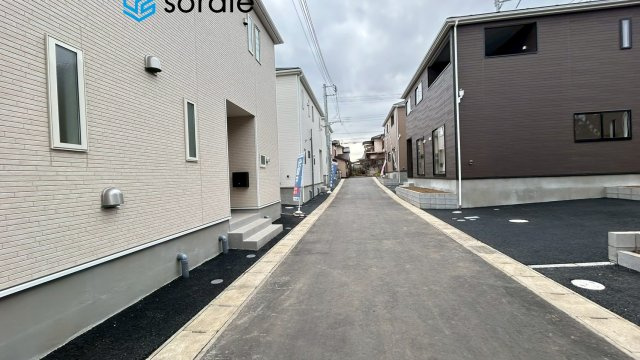 飯能市双柳第37全14棟　新築戸建　クレイドルガーデンの前面道路含む現地写真|2/17　撮影